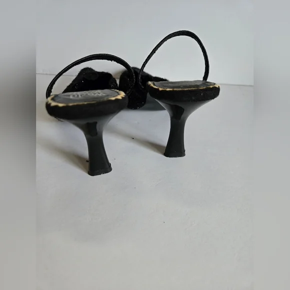 Embroidered Elegant Mules - Picture 6 of 8